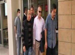 20 polis gözaltına alındı