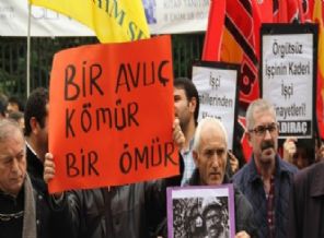 Beyoğlu’nda baretli kömürlü eylem