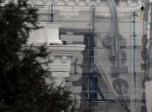 Makedonya'da hükümet binasına roketli saldırı