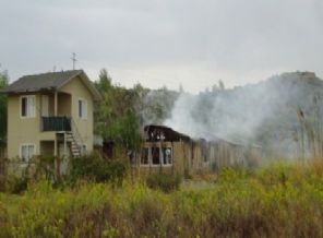 Otel lojmanına yıldırım düştü