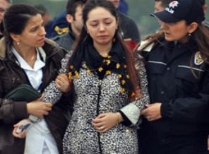 Aşeren eşine ayva alırken vurulmuş