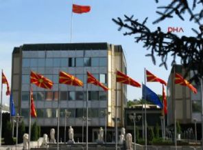 Makedonya başbakanlık binasına saldırı