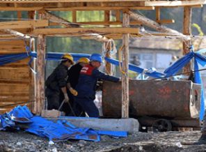 Madenci yakınları ocağa alınıyor