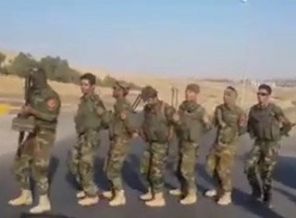 Peşmerge sınırı geçer geçmez halaya durdu (Video)