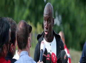 Demba Ba: Türklerin camiye gitmemesi beni şaşırtıyor