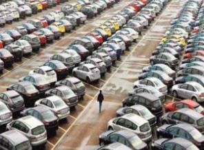 Petrol fiyatları düştü, araç satışları arttı