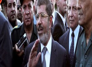 Mursi'ye destek veren hakimler görevden alındı