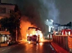 Okmeydanı'nda otobüse molotoflu saldırı