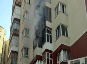 Sigara ile oyun yangın çıkardı