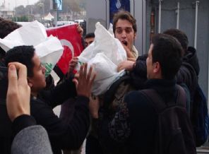 ABD askerlerine çuval geçirildi, 12 kişi gözaltında