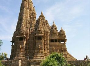 Başrahipten satılık tapınak!