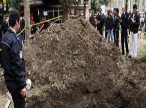 Doğalgaz çalışmasından mezarlık çıktı!