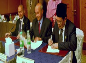 Davutoğlu, Moro Barış Süreci'ni inceleyecek