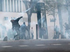 Fransa'da gaz bombası yasaklandı