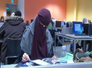 İki üniversitede burka yasaklandı