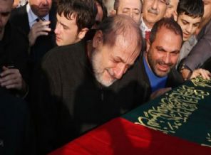 Oktay Vural'ın eşi Tuba Vural toprağa verildi