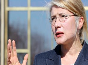 Emine Ülker Tarhan'a çalışmadığı yerden soru geldi