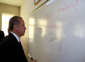 Erdoğan sırrını tahtaya yazdı