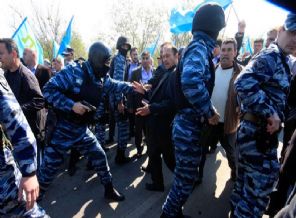 HRW: Kırım Tatarlarına göz açtırmıyorlar