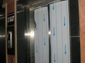 İmam hatipte asansör kazası