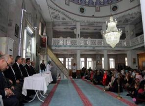 Kayseri'de CHP'lilerden 'camide siyaset' iddiası