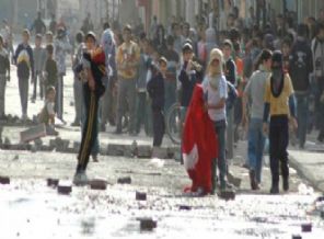 Taş atan çocukların ailelerine ceza kesildi