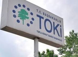 Vekil TOKİ evini iade etti