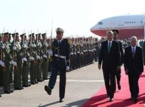 Erdoğan Cezayir'de resmi törenle karşılandı