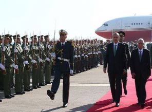 Erdoğan resmi törenle karşılandı