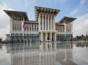 Sarayda ilk resepsiyon onlara verilecek