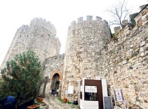 Rumeli Hisarı’nda çökme tehlikesi!