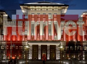 Hürriyet 'satılık saray' rezaletini kabul etti!