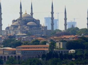 Silueti bozan kulelerin yıkımı yılan hikayesine döndü