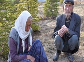 Yırtık lastik ayakkabıyı nasıl çarpıttılar?