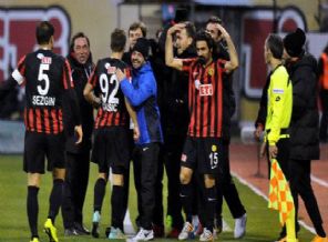 Es-Es sonunda galip geldi