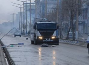 Hakkari'de askeri malzeme taşıyan tıra saldırı