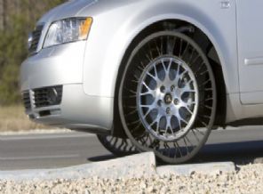 Patlamayan lastikler geliyor