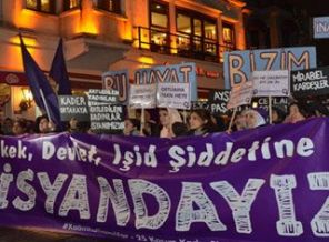 Taksim'de kadınlar şiddete karşı yürüdü