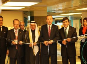 Erdoğan Filistin atkısı takıp, açılış yaptı