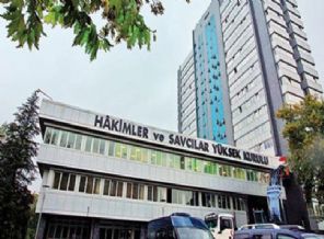 Hakim ve savcıların görev yerlerine ilişkin kararname yayınlandı