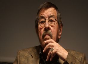 Alman şair Grass: Mültecileri evlerimizde ağırlayalım