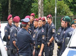 Avusturya'da camilerde arama