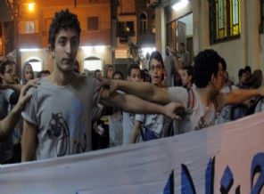 Mısır'da darbeye tişörtlü tepki