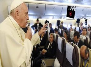 Papa ilk mesajını uçakta verdi