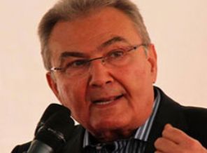 Deniz Baykal'dan yolsuzluk çıkışı