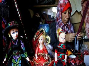 Gazze'de 'Ailenin geçim yükü' kadınların da omuzlarında