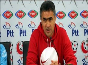 Bir hoca daha istifa etti