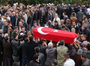 'Oğlum kalk da öpeyim'