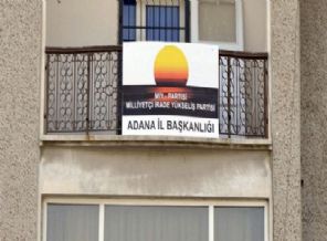 Kumarcı partiye vinçli operasyon