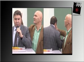 Belediye Başkanı engelli vatandaşa yaptığı 'şaka'nın dozunu kaçırdı